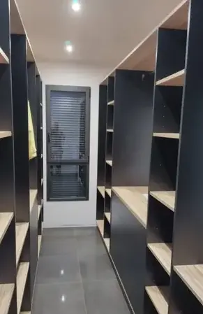 table en bois massif à Château-du-Loir - image 3