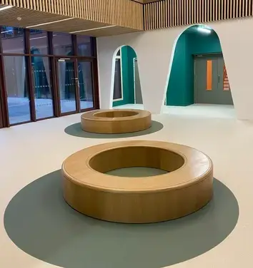 table en bois massif Le Lude-1