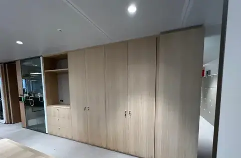 table en bois massif Montval-sur-Loir-1