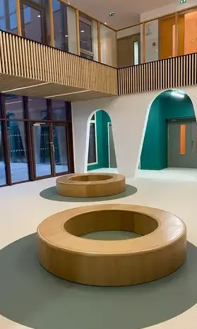 table en bois massif à Montval-sur-Loir - image 3