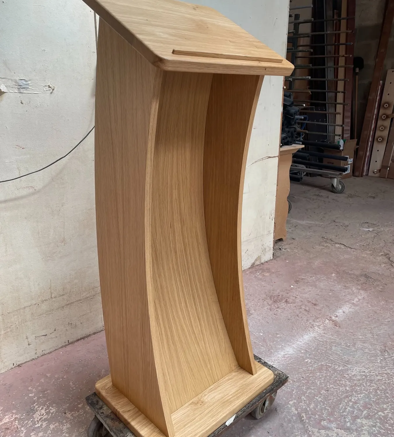 table en bois massif noyen sur sarthe