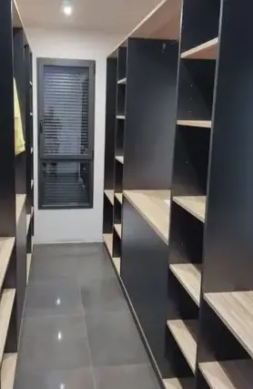 table en bois massif à Sablé-sur-Sarthe - image 3