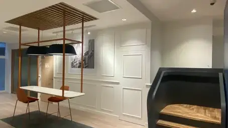 table en bois massif à Sablé-sur-Sarthe - image 4