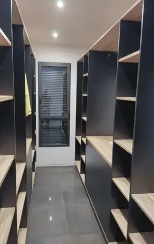 table en bois massif à Saint-Jean-de-la-Motte - image 2